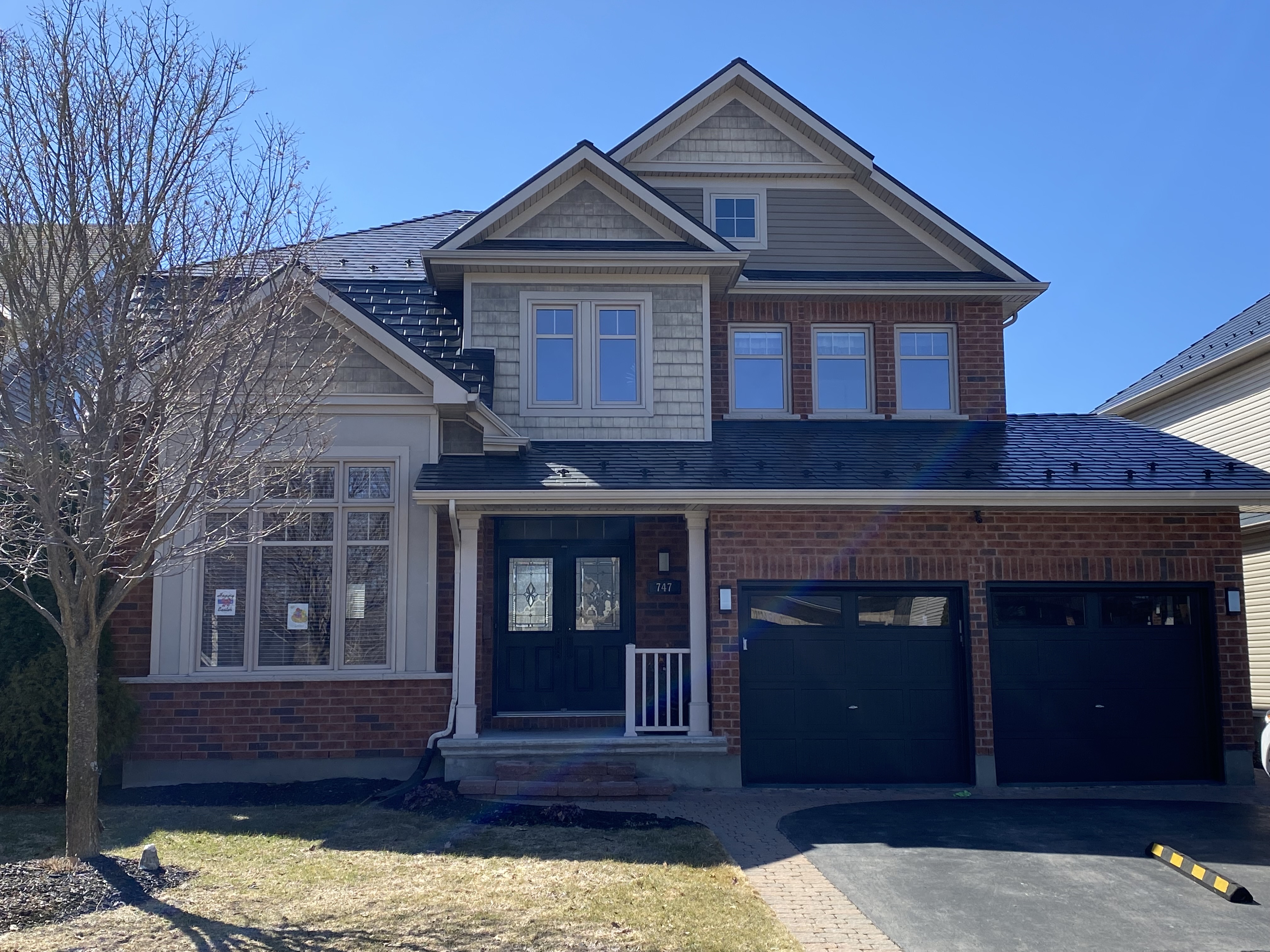 Interlock Aluminum Slate Metal Roofing – Black | ottawa, ON (Front elevation)