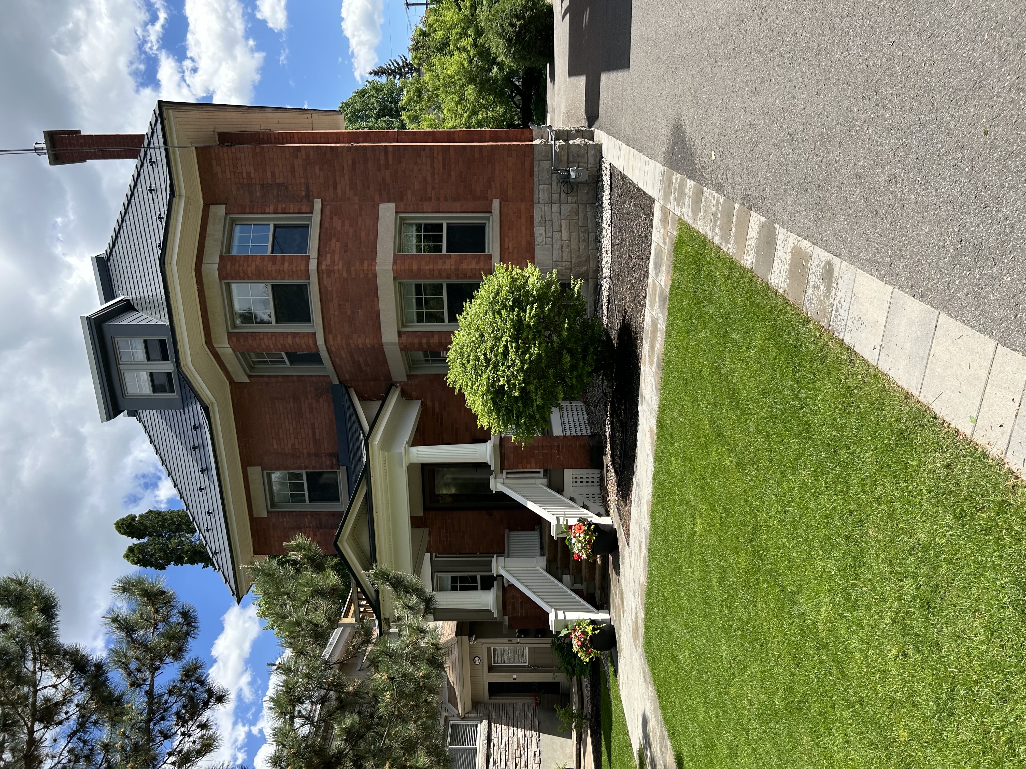 Interlock Aluminum Slate Metal Roofing – Deep Charcoal | Ottawa, ON (Street view)