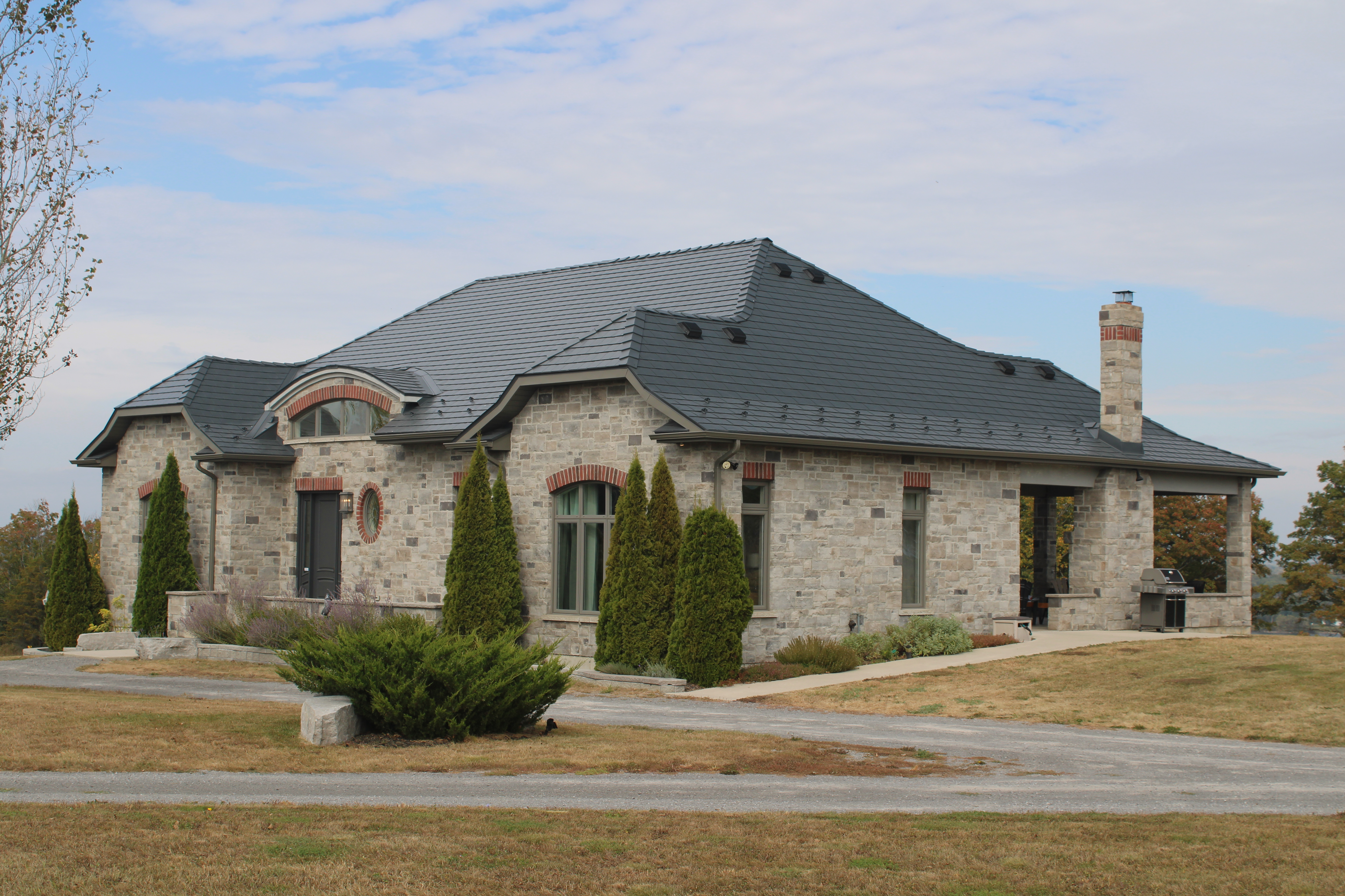 Interlock Aluminum Slate Metal Roofing – Deep Charcoal | Picton, ON (Street view)