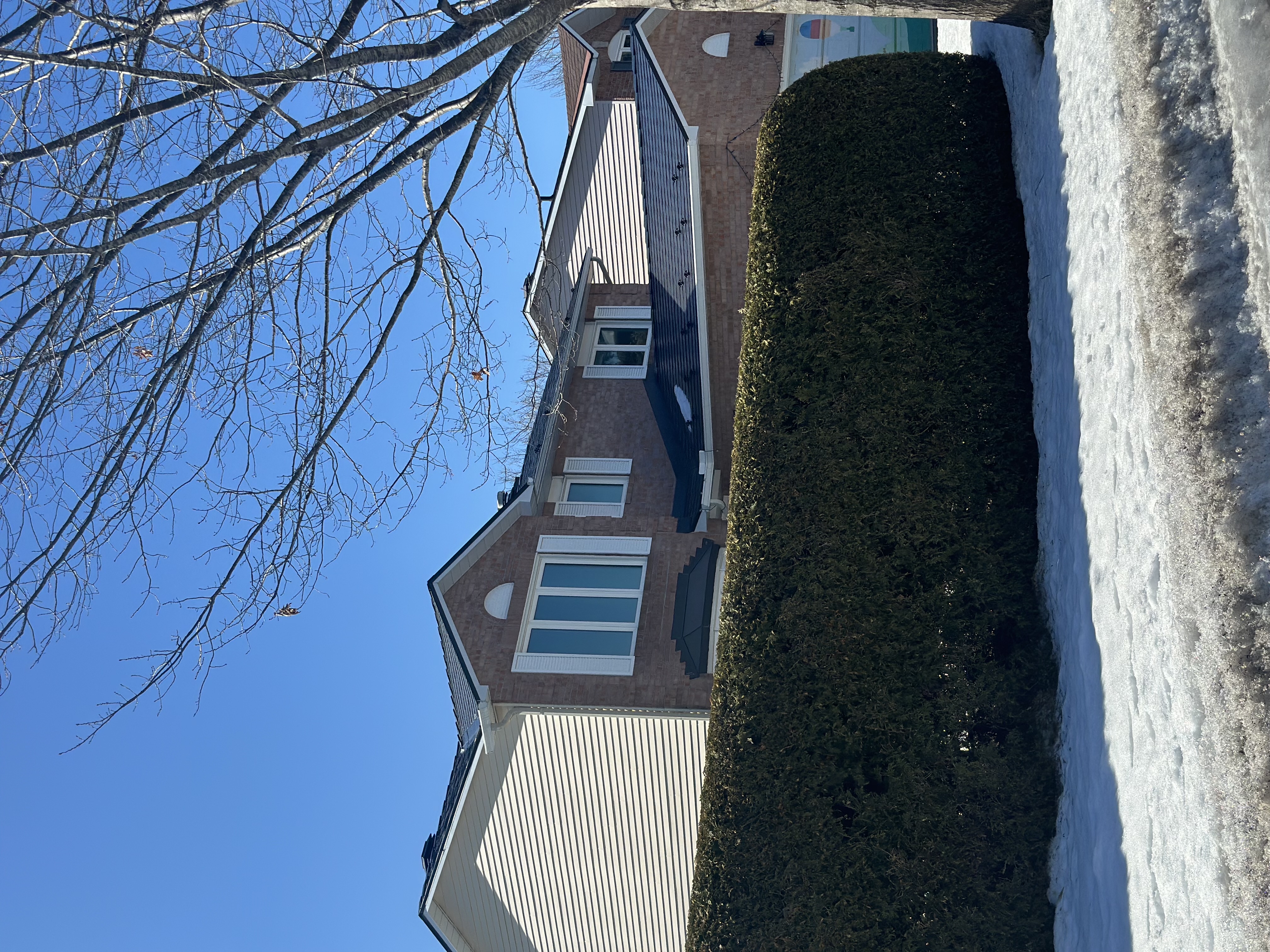 Interlock Aluminum Slate Metal Roofing – Black | Orleans, ON (Front elevation)