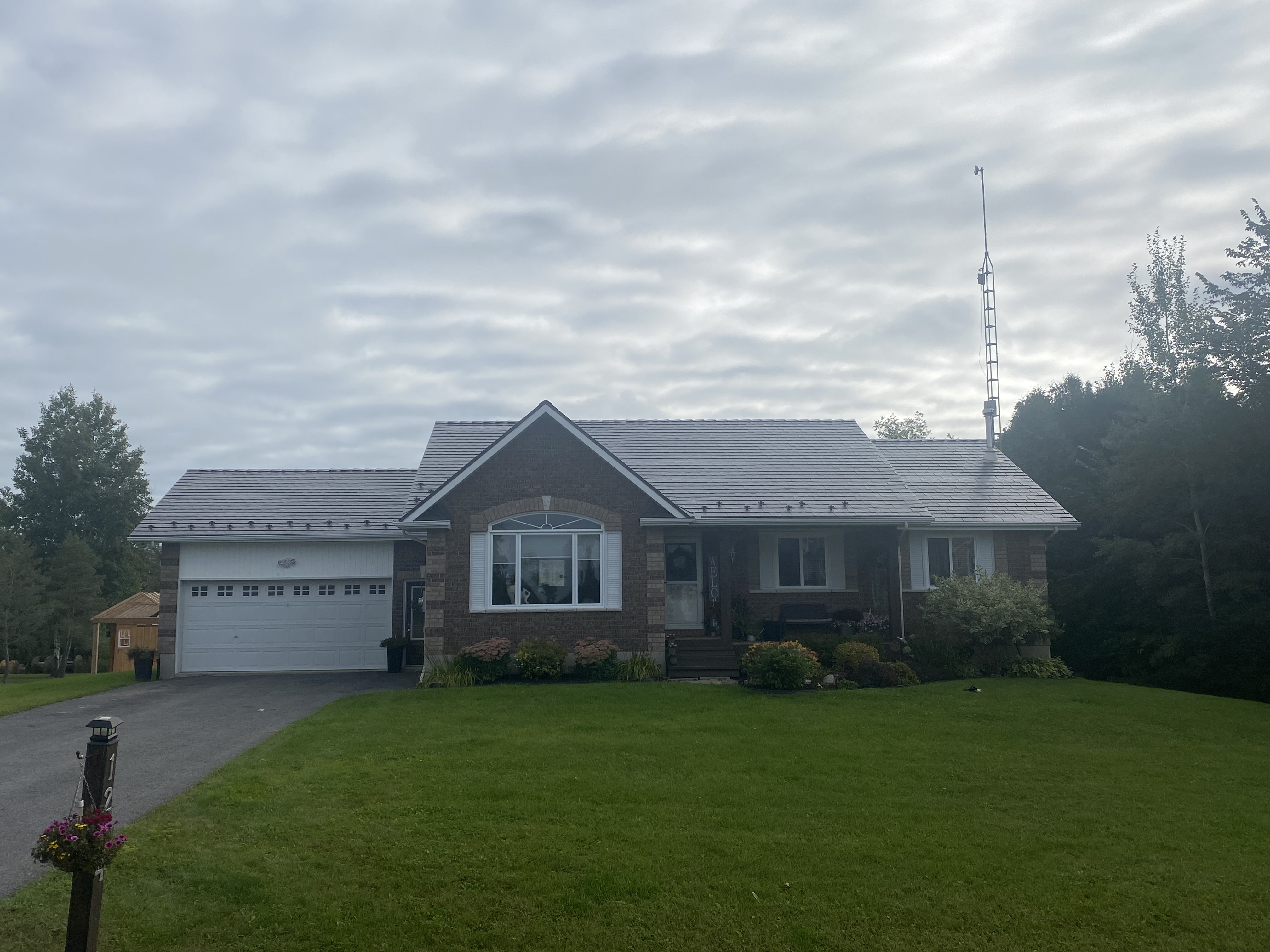 Interlock Aluminum Slate Metal Roofing – Tudor Brown | Winchester, ON (Front elevation)