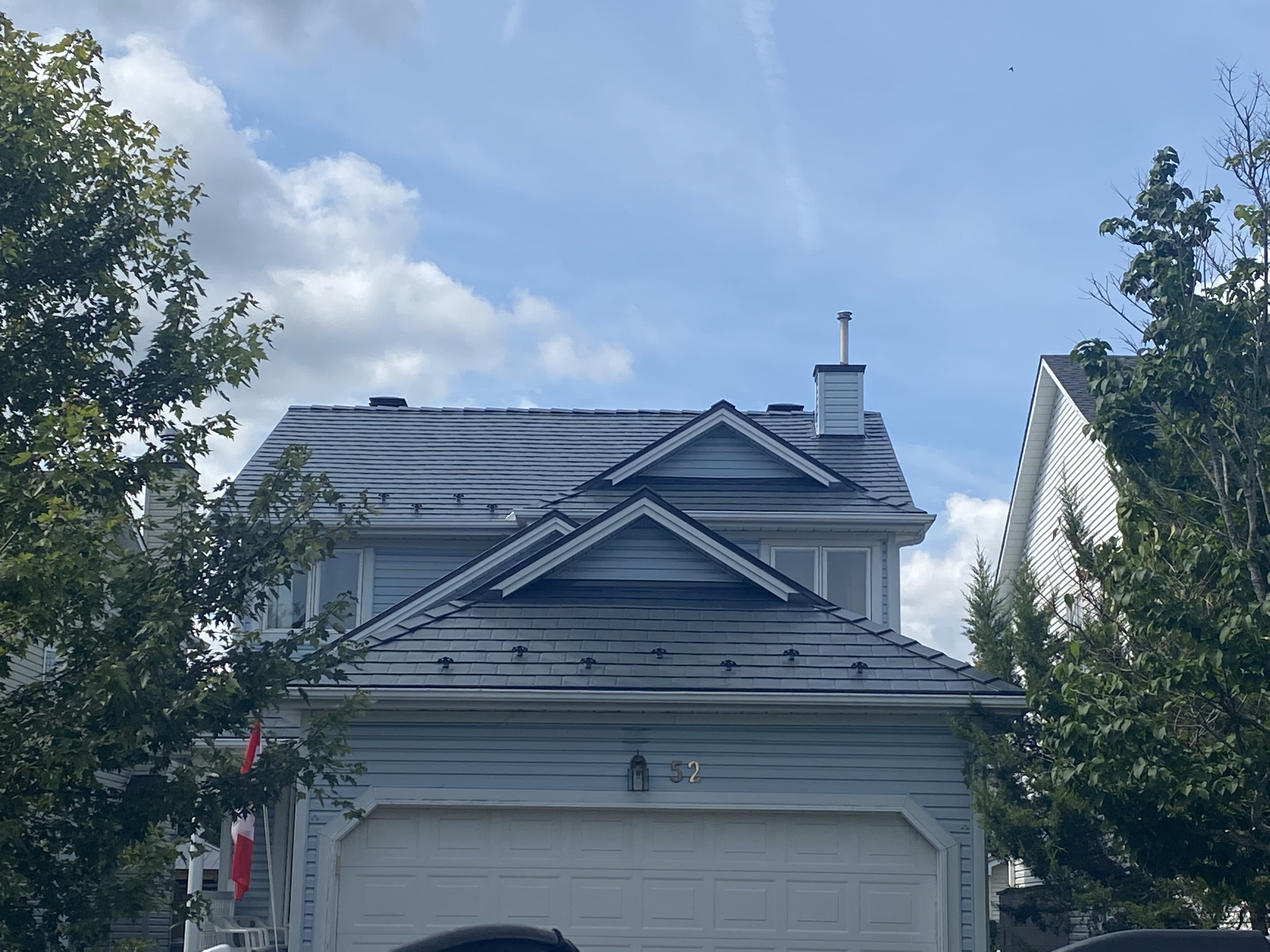 Interlock Aluminum Slate Metal Roofing – Deep Charcoal | Kanata, ON (Street view)