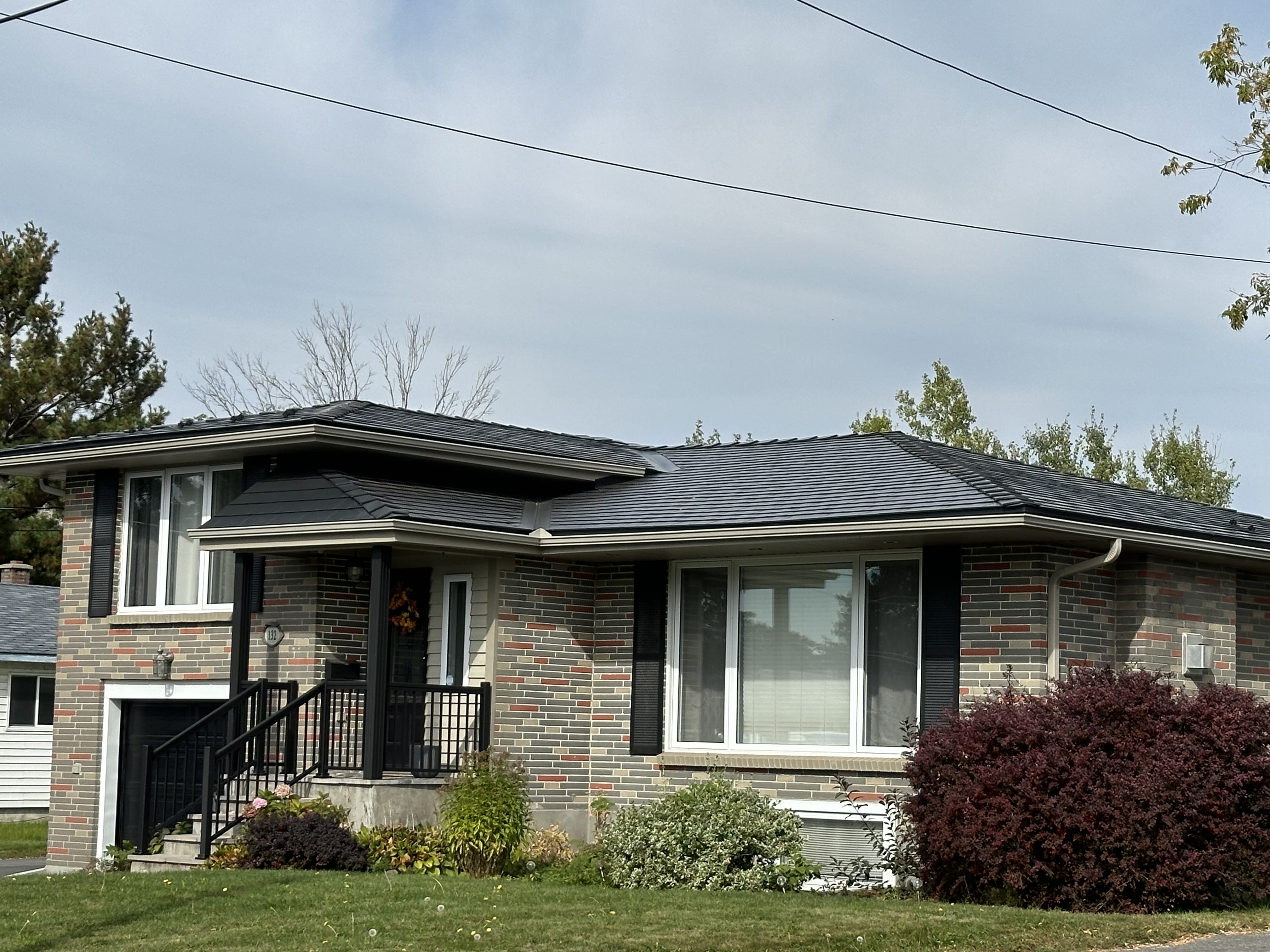 Interlock Aluminum Slate Metal Roofing – Black | Cornwall, ON