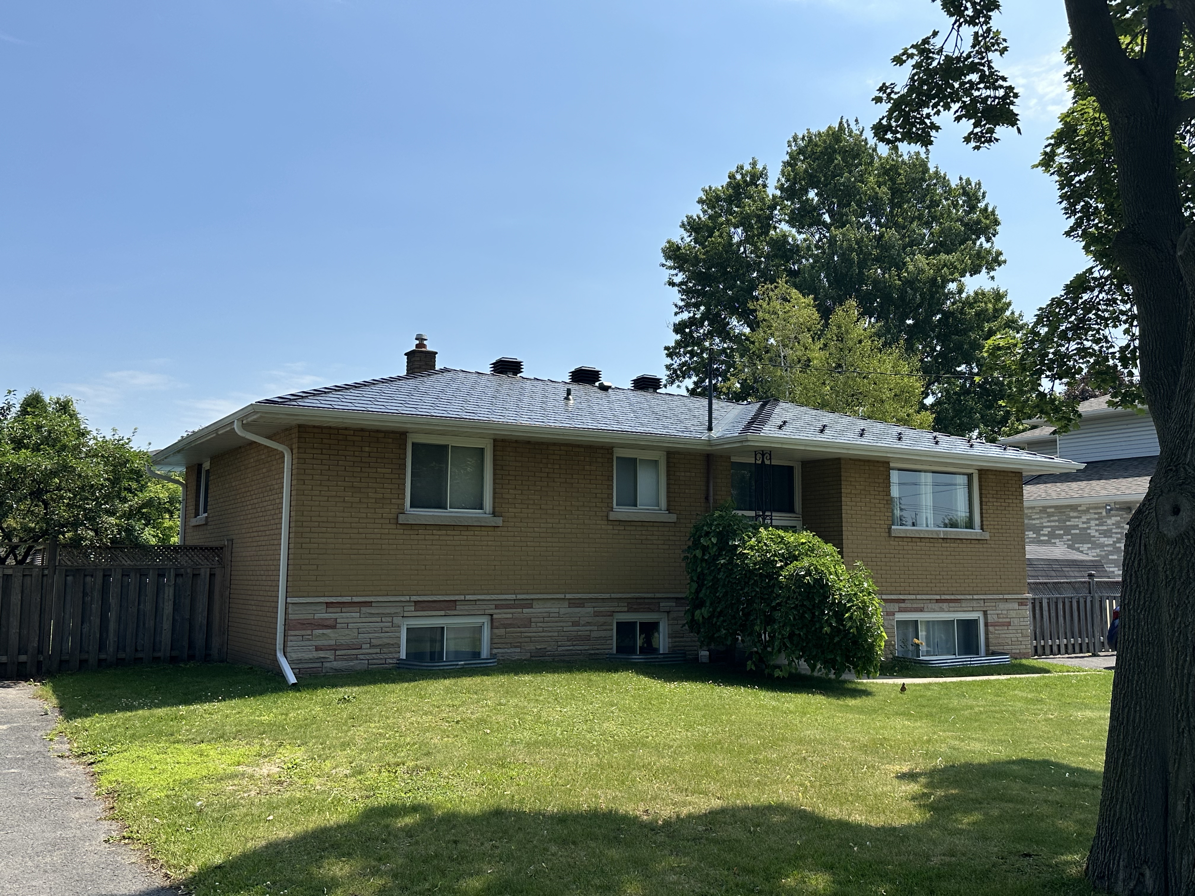Interlock Aluminum Slate Metal Roofing – Black | Cornwall, ON