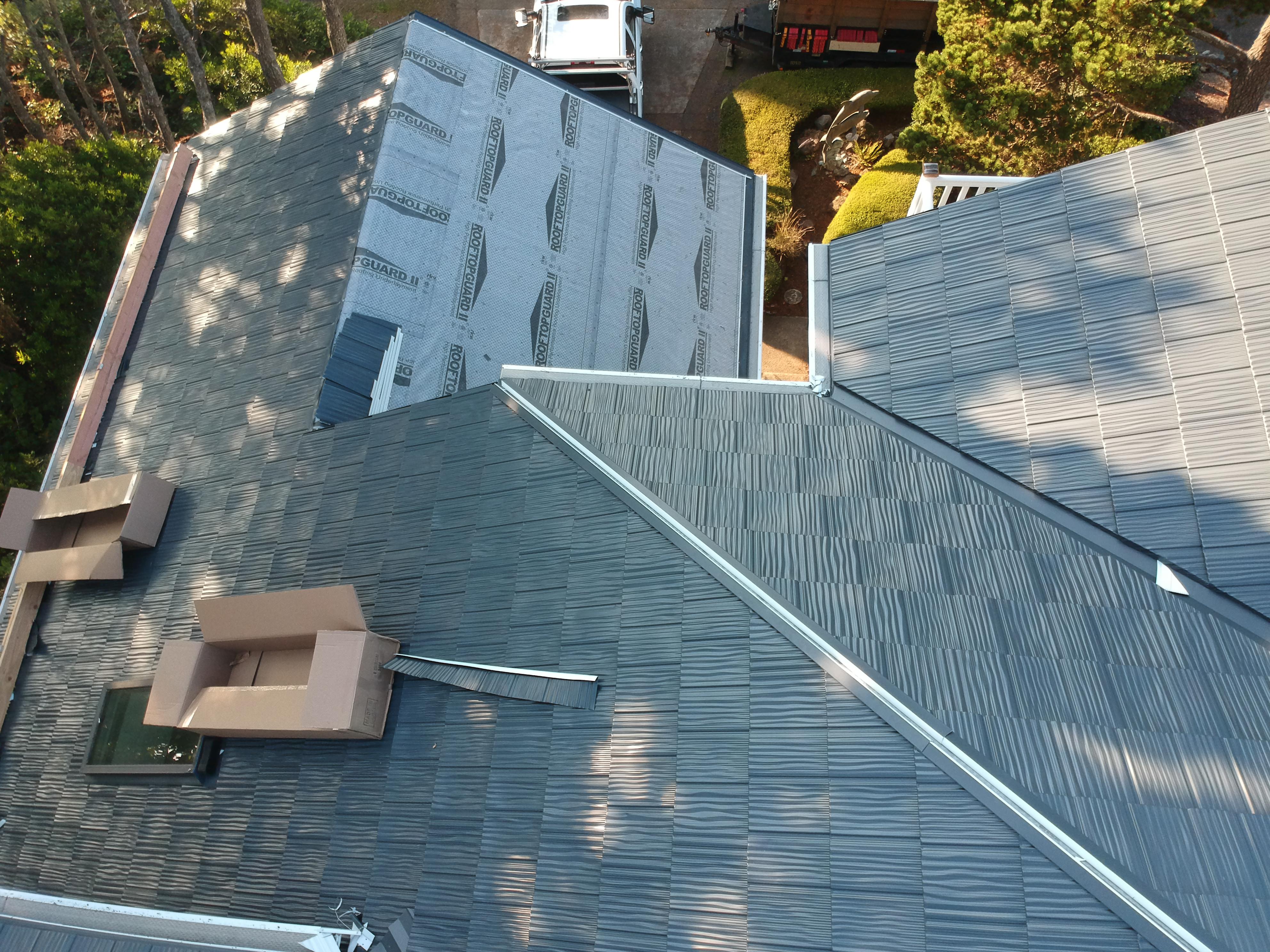 Interlock Aluminum Shake Metal Roofing – Deep Charcoal | Lincoln City, OR