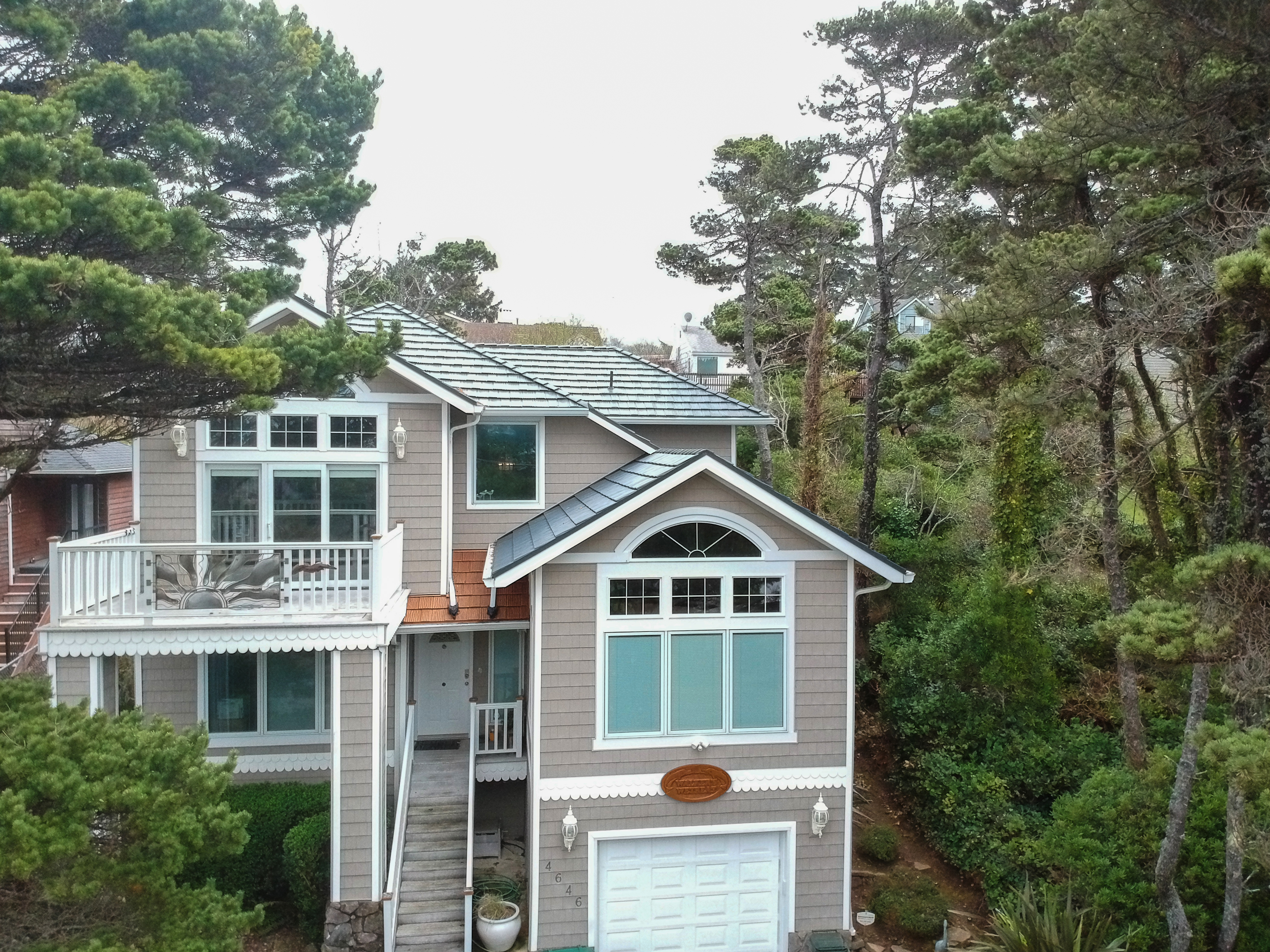 Interlock Aluminum Shake Metal Roofing – Deep Charcoal | Lincoln City, OR