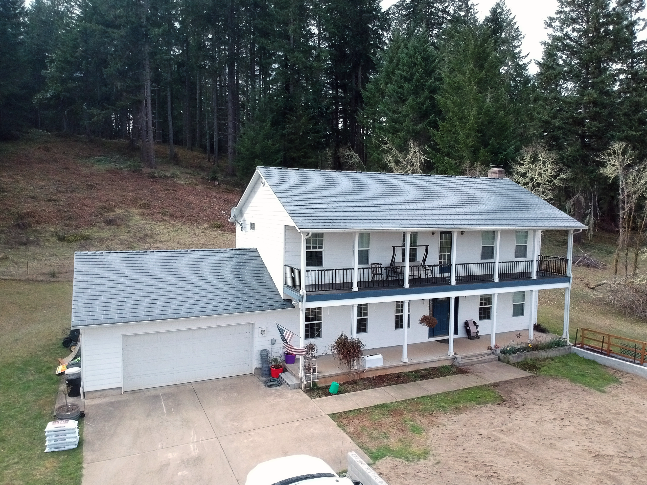 Interlock Aluminum Slate Metal Roofing – Deep Charcoal | Creswell, OR
