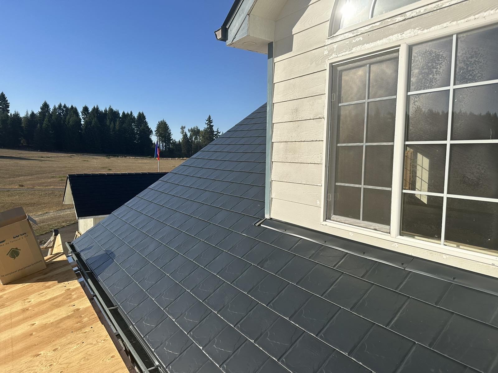 Interlock Aluminum Slate Metal Roofing – Black | Eugene, OR