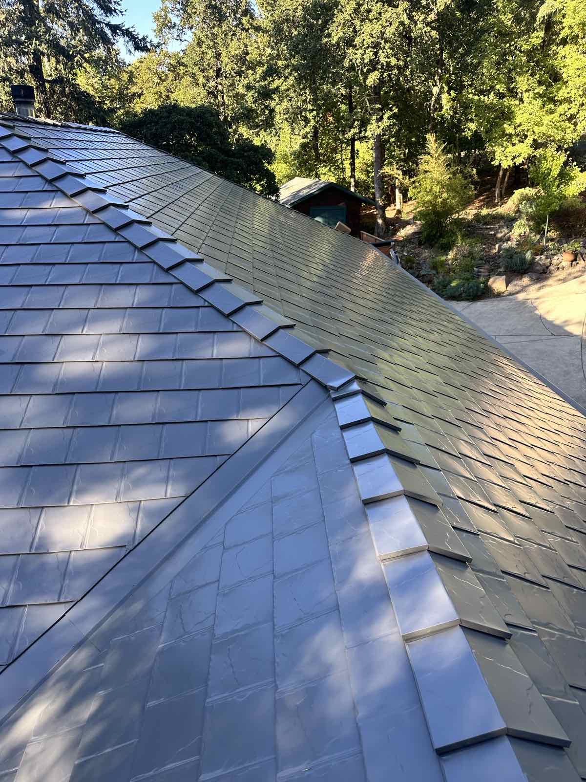 Interlock Aluminum Slate Metal Roofing – Musket Grey | Eugene, OR