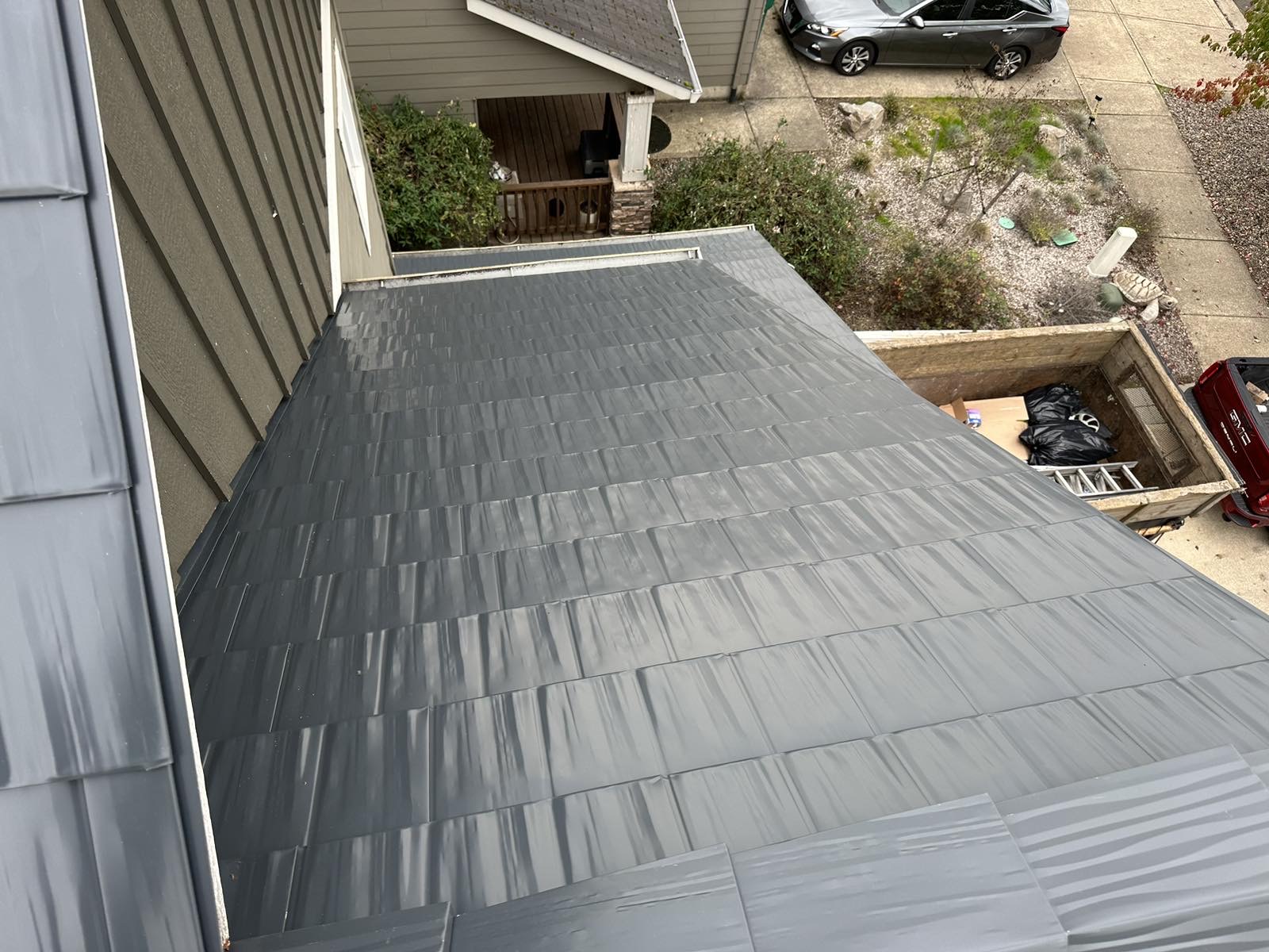 Interlock Aluminum Cedar Shingle Metal Roofing – Deep Charcoal | Newberg, OR