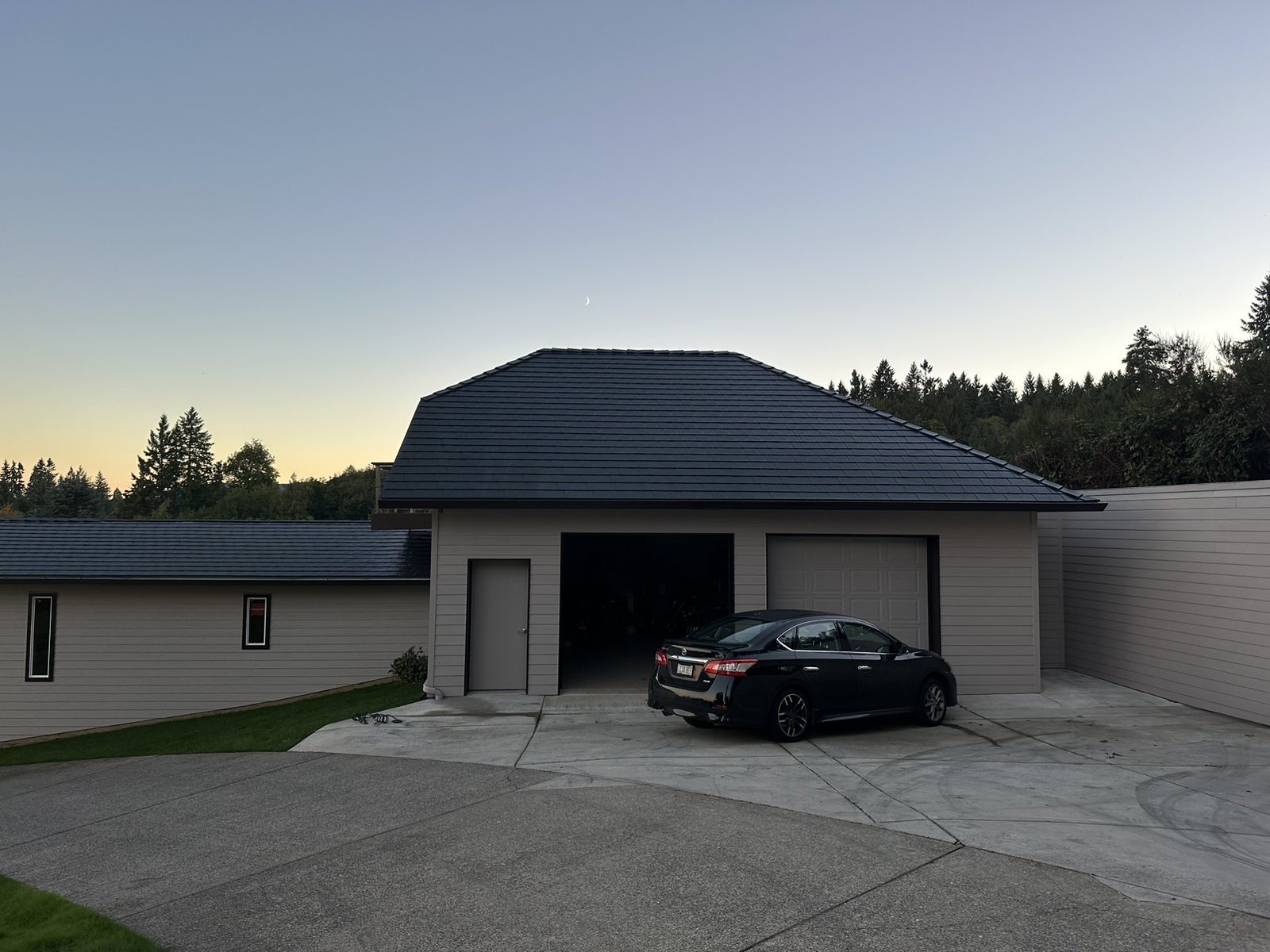 Interlock Aluminum Slate Metal Roofing – Black | Scappoose, OR