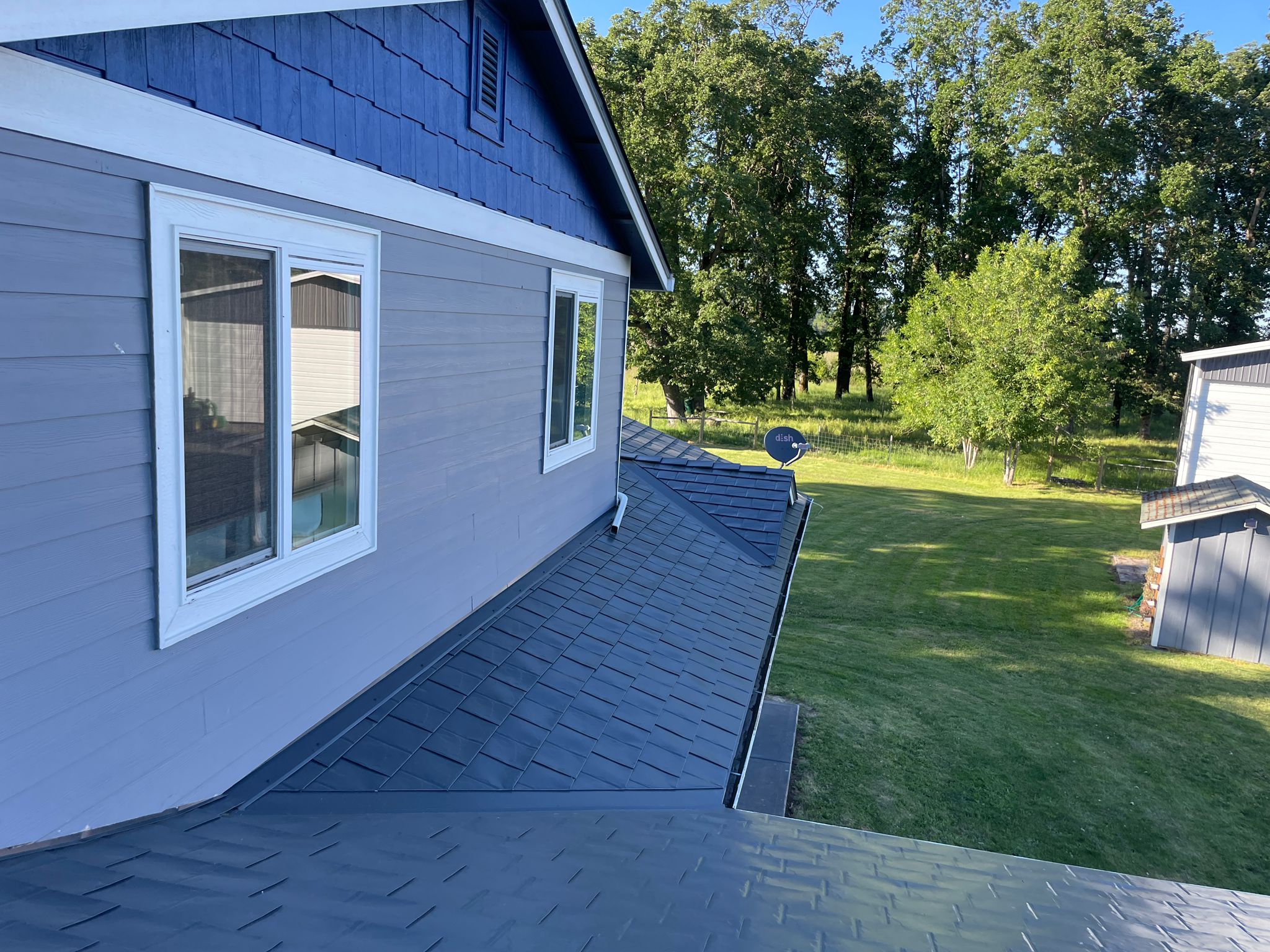 Interlock Aluminum Slate Metal Roofing – Deep Charcoal | Silverton, OR