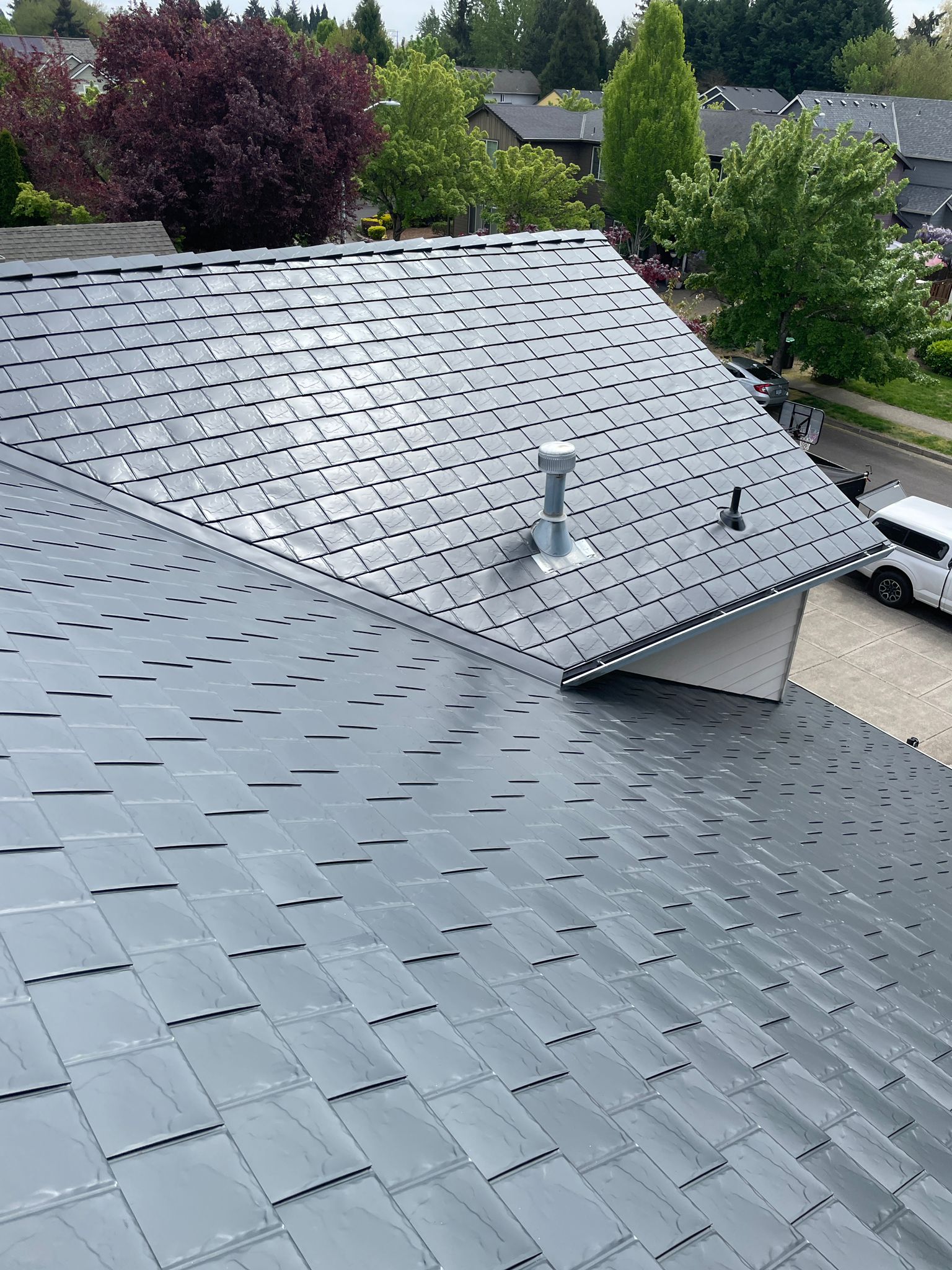 Interlock Aluminum Slate Metal Roofing – Black | Hillsboro, OR