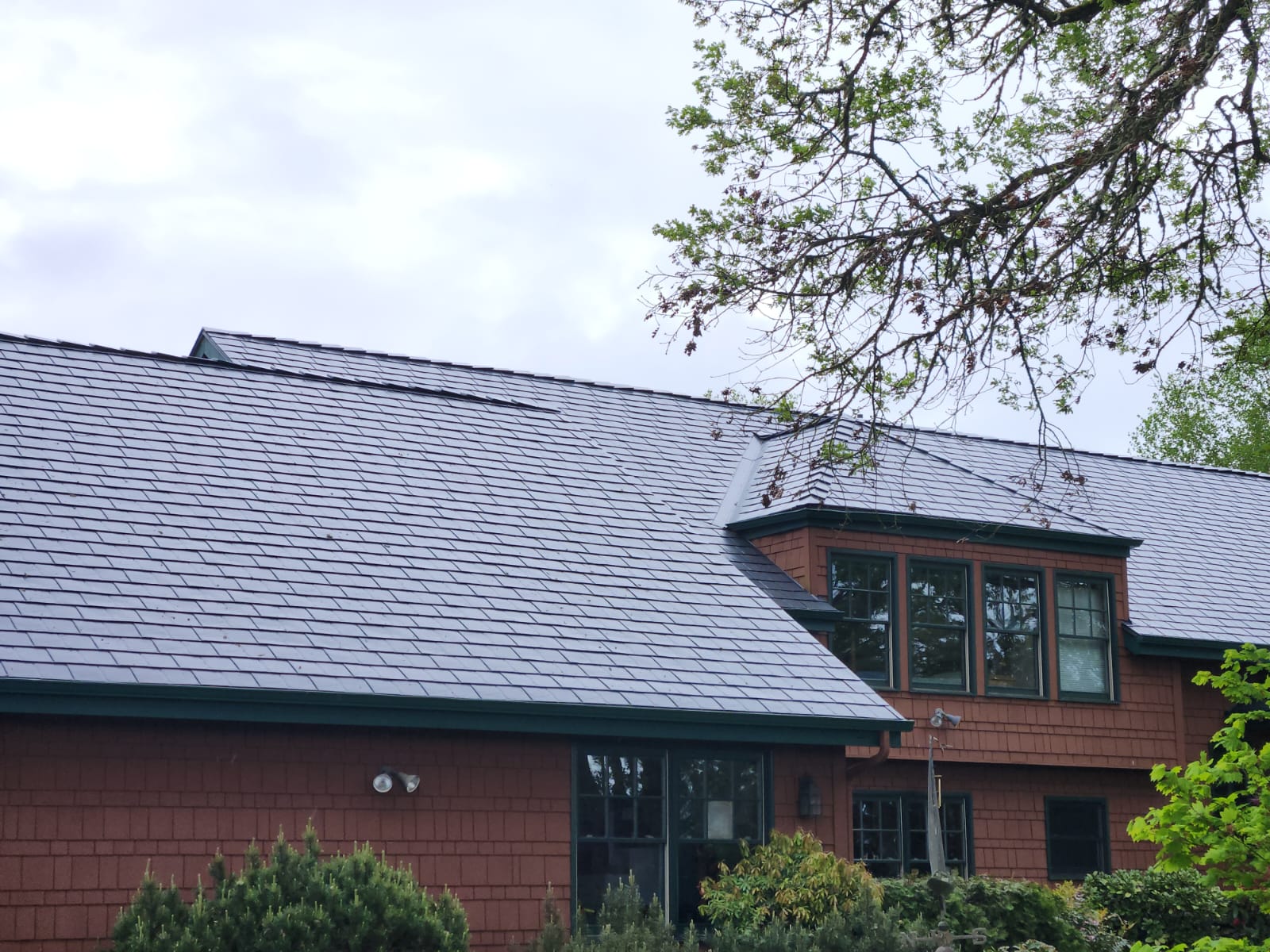 Interlock Aluminum Slate Metal Roofing – Deep Charcoal | Corvallis, OR