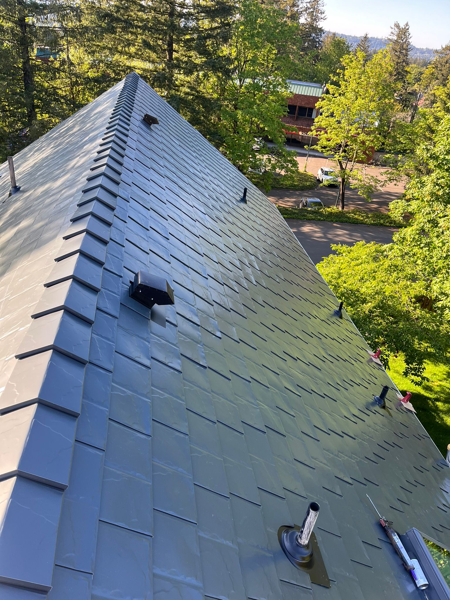 Interlock Aluminum Slate Metal Roofing – Deep Charcoal | Lake Oswego, OR