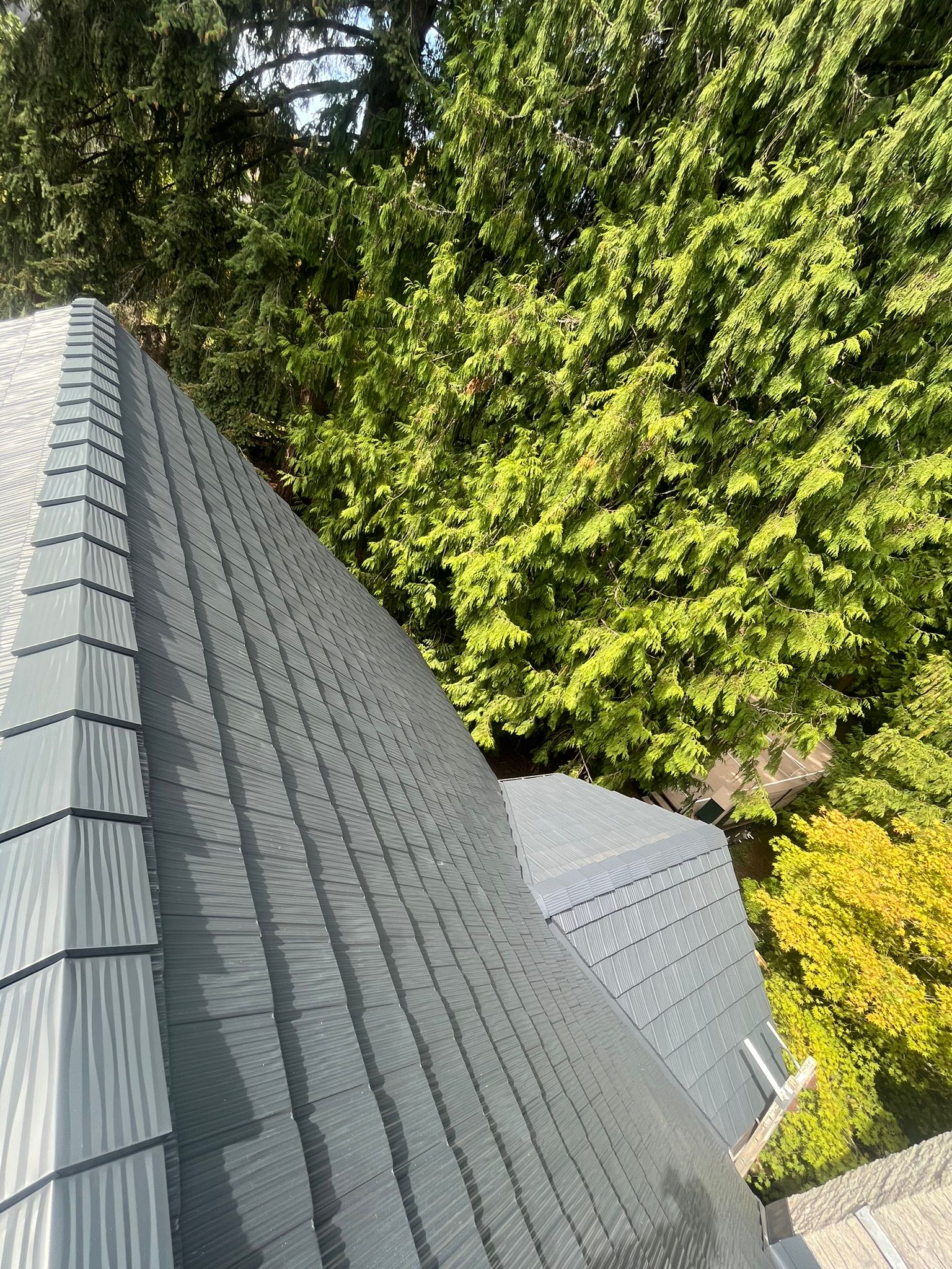Interlock Aluminum Shake Metal Roofing – Deep Charcoal | Scappoose, OR
