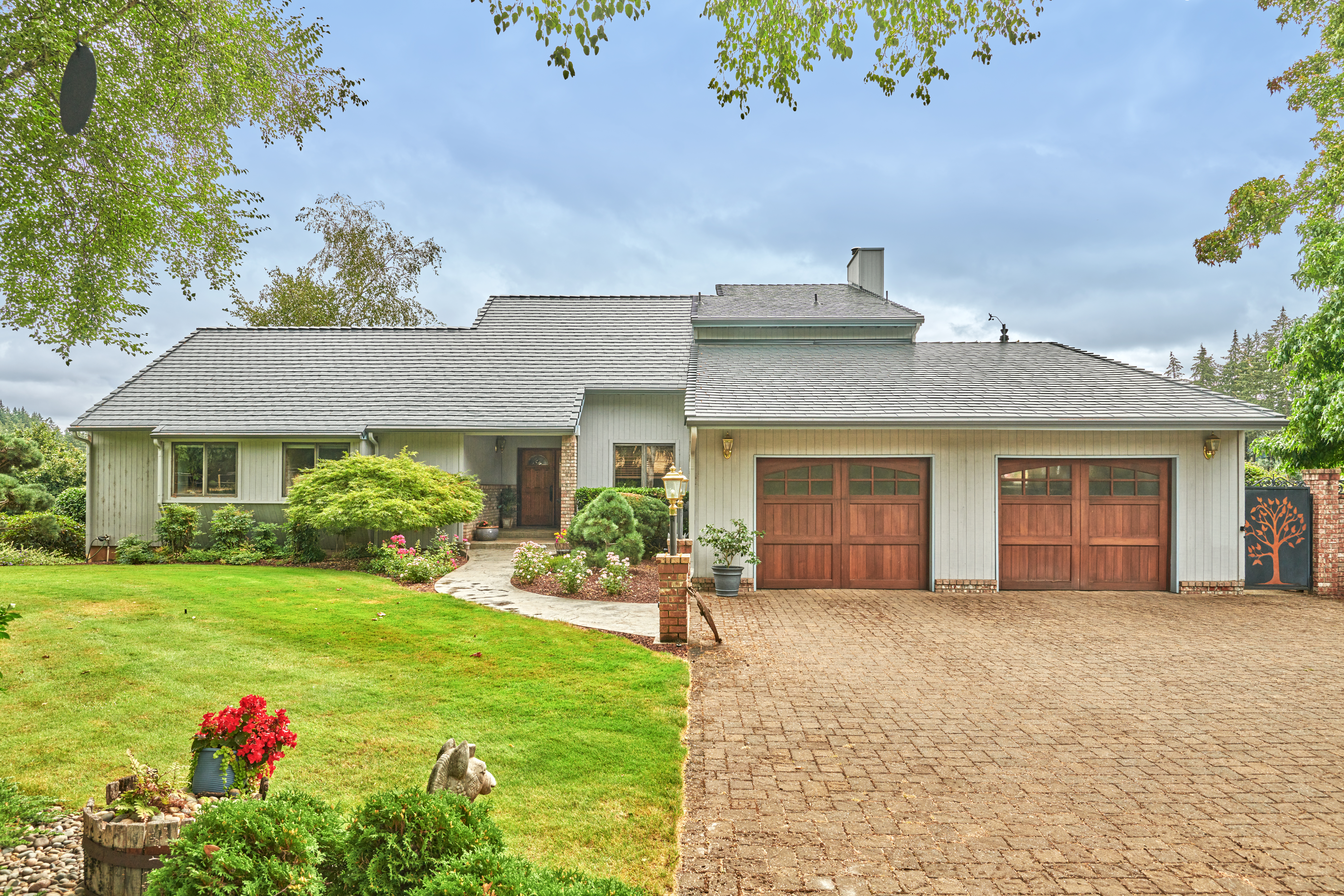 Interlock Aluminum Slate Metal Roofing – Deep Charcoal | Amity, OR