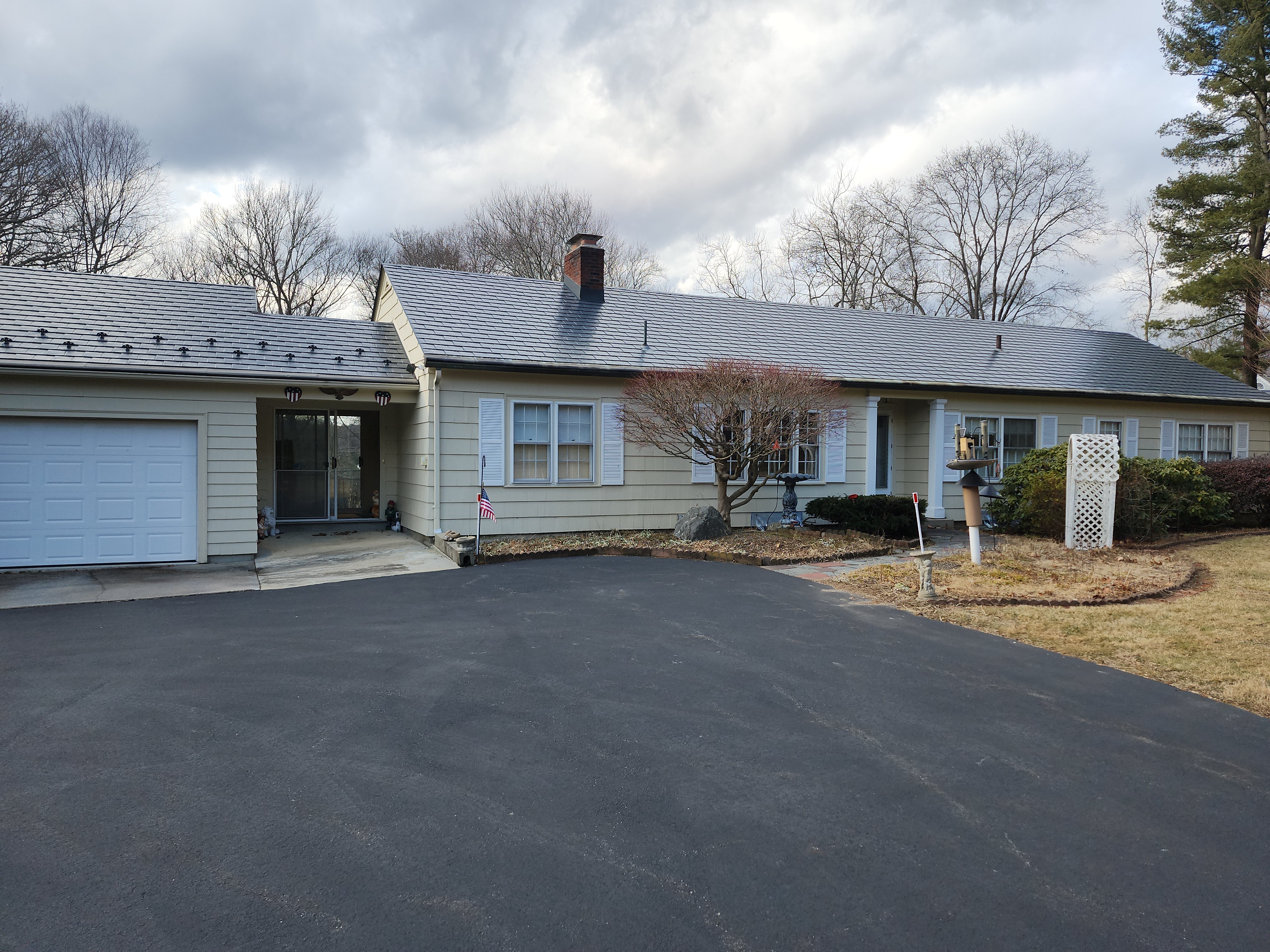 Interlock Aluminum Slate Metal Roofing – Deep Charcoal | Cumberland, RI