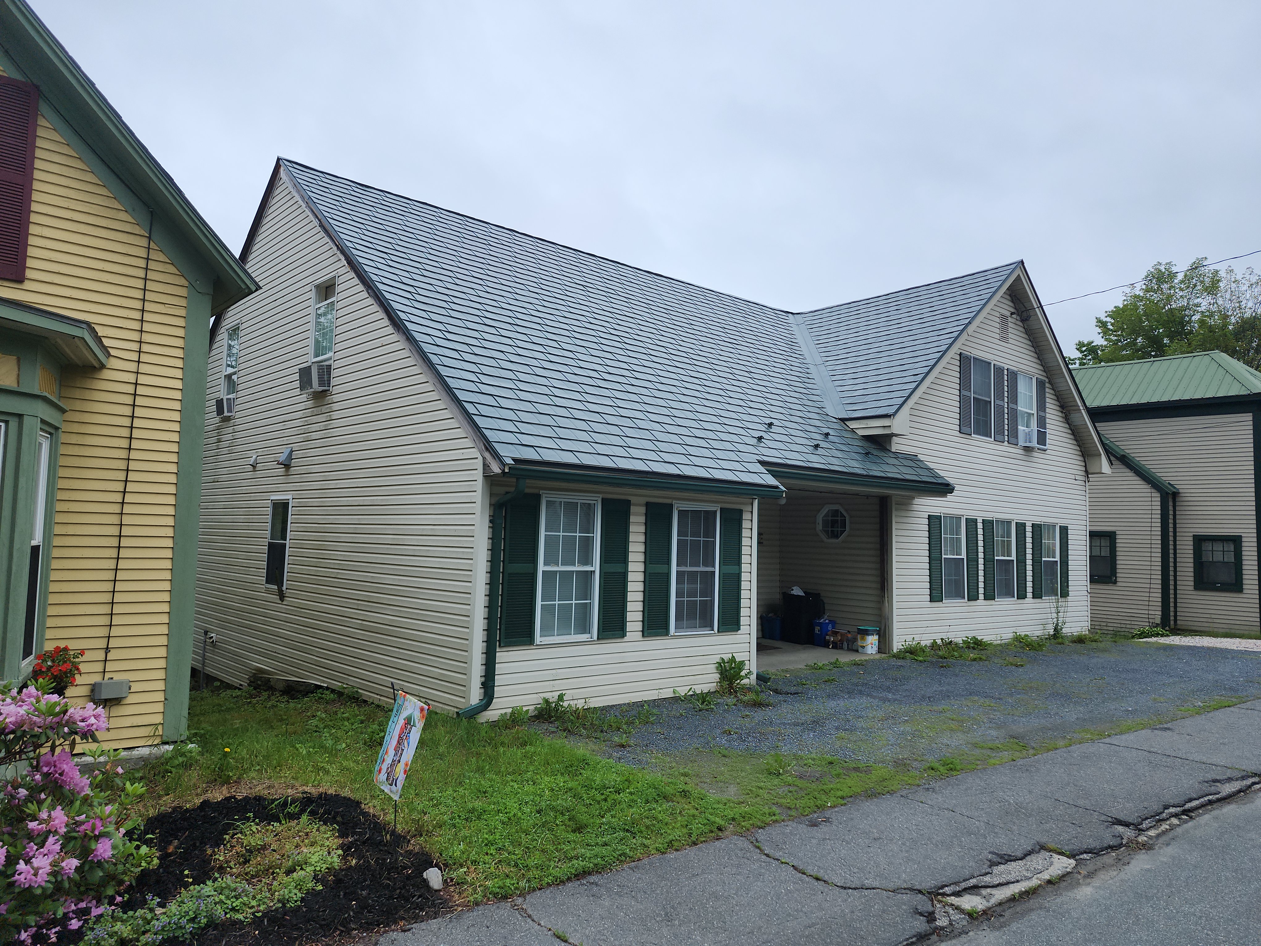 Interlock Aluminum Slate Metal Roofing – Hunter Green | Proctorsville, VT