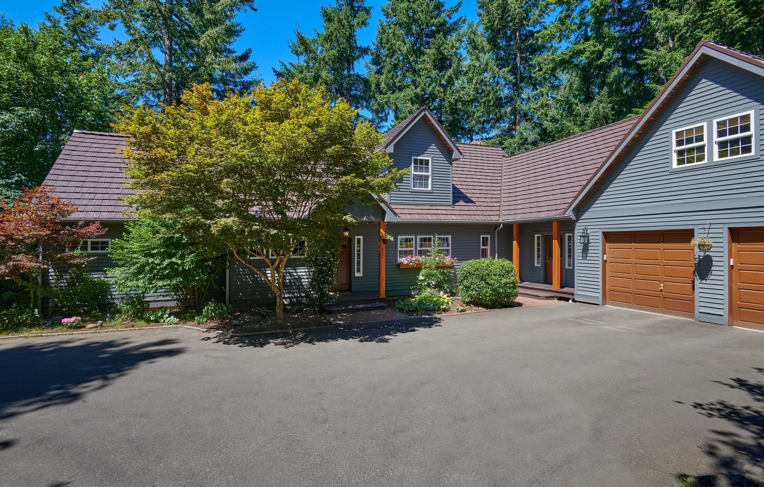 Colonial Brown Interlock Shake aluminum roof on a Colonial home with Colonial Brown metal roof in a, Gig Harbor, Washington