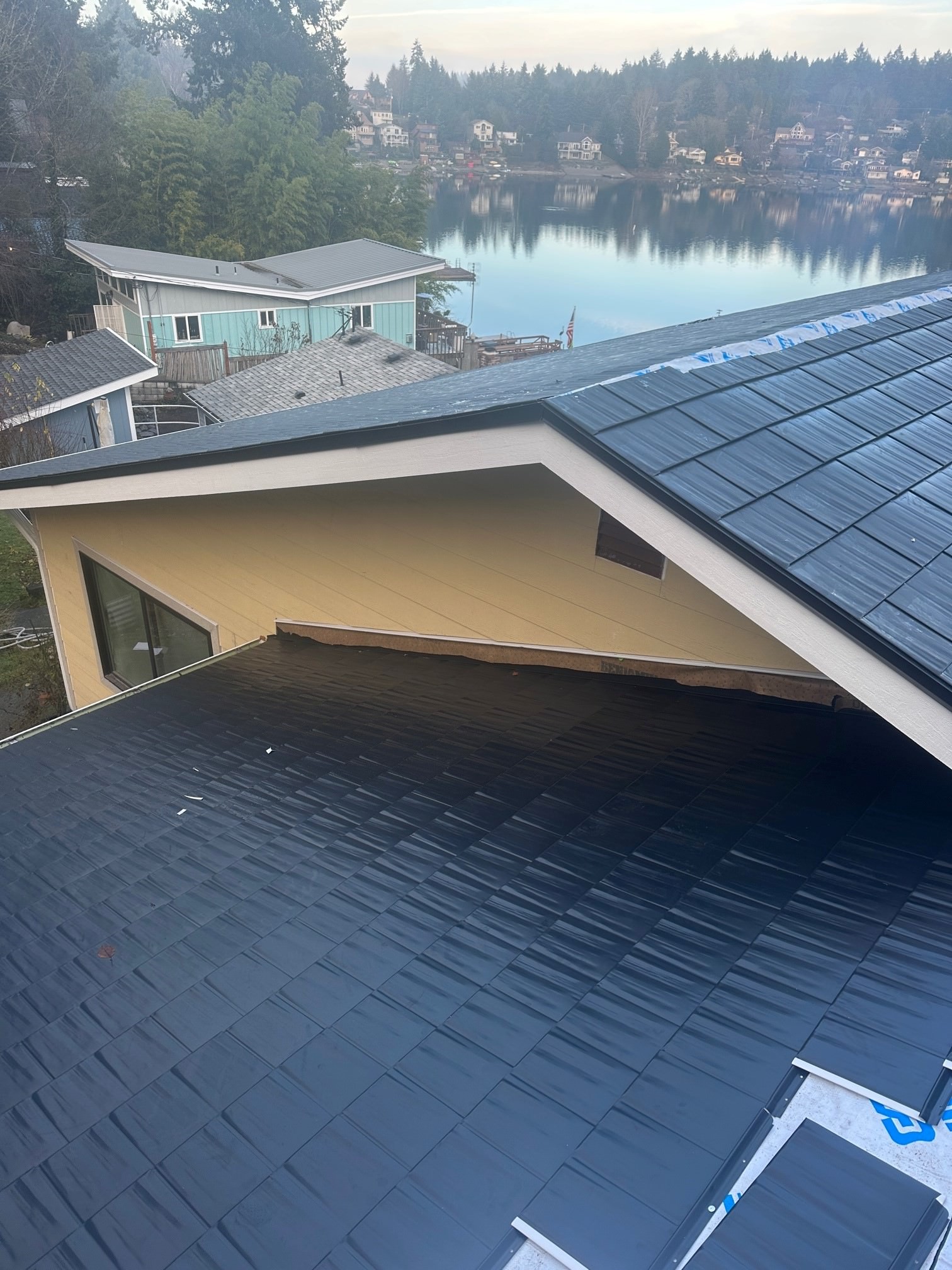 Interlock Aluminum Cedar Shingle Metal Roofing – Black | Lakewood, WA