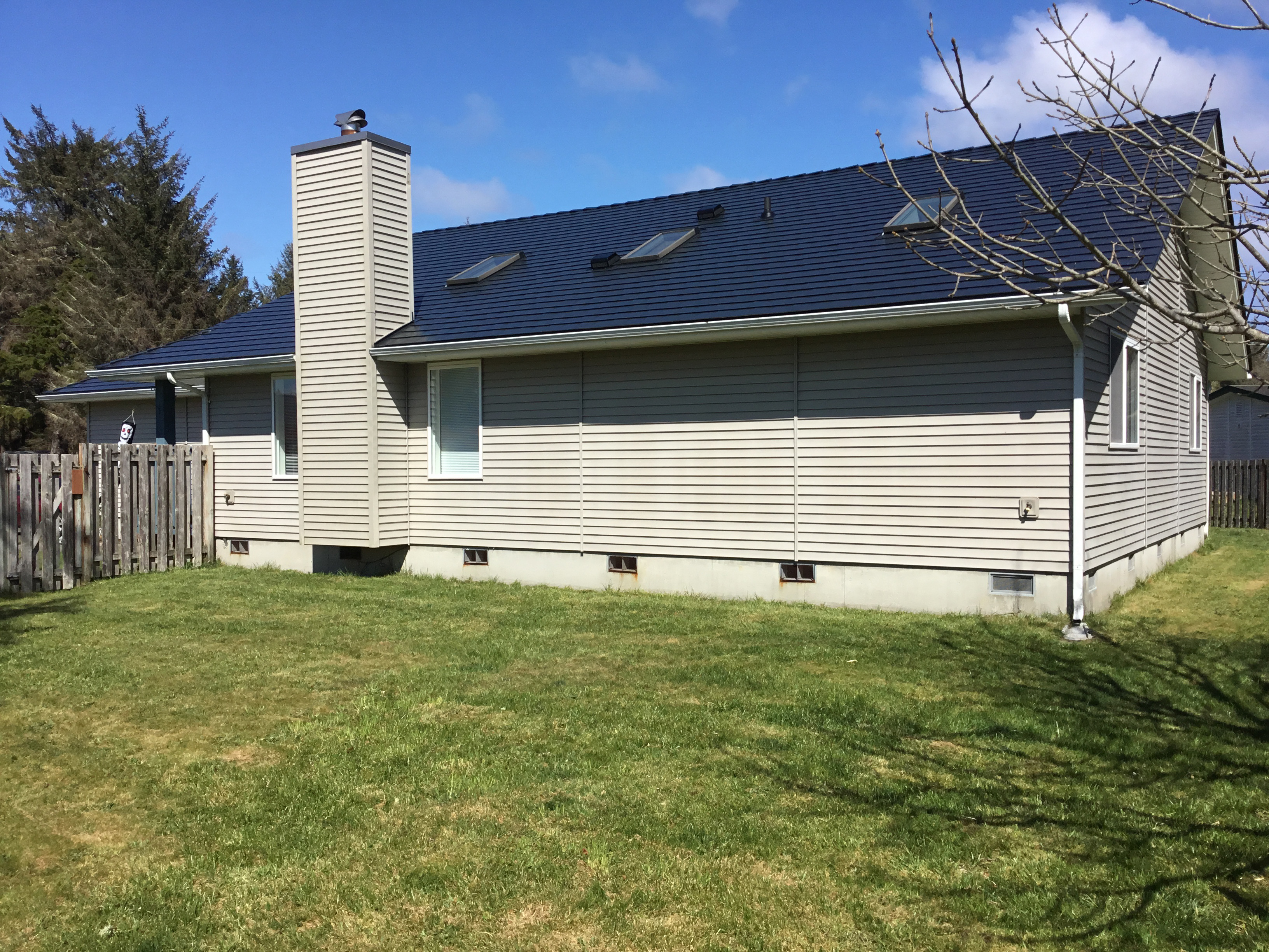 Interlock Aluminum Slate Metal Roofing – Black | Ocean Shores, WA