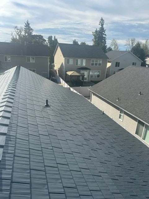 Interlock Aluminum Cedar Shingle Metal Roofing – Deep Charcoal | Battle Ground, WA (Full roof overview)