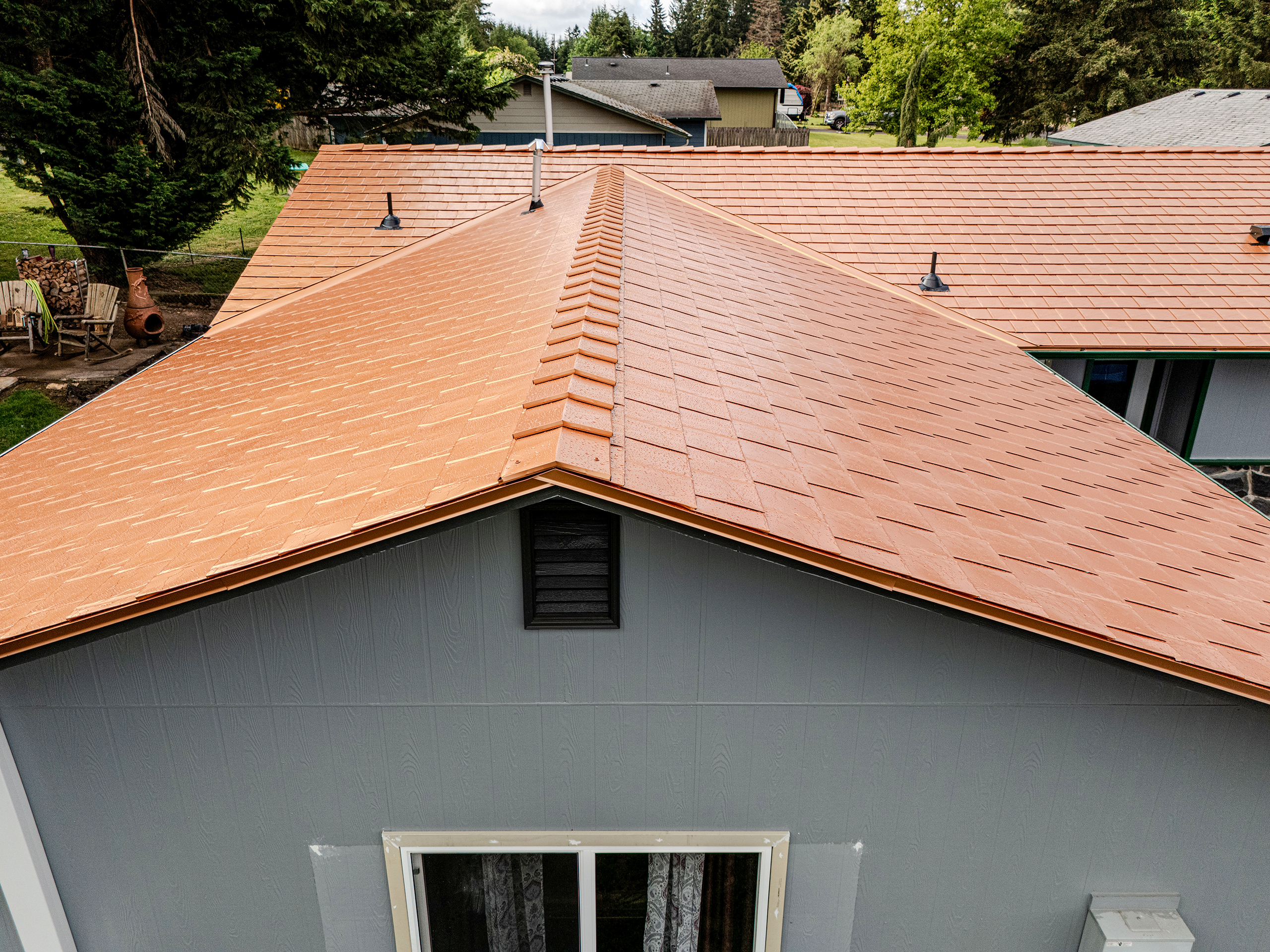 Interlock Aluminum Slate Metal Roofing – Copper Penny | Castle Rock, WA (Ridge line)